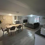 Apartment Grand Proche Ch